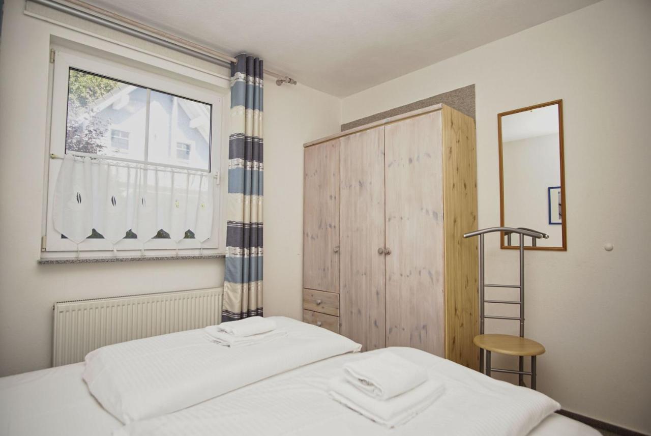 Nah Am Meer, Ruhige Lage, Gratis Nutzung Vom Ahoi Erlebnisbad Und Sauna In Sellin - Haus Inselblick Fewo 01 Goehren  Luaran gambar